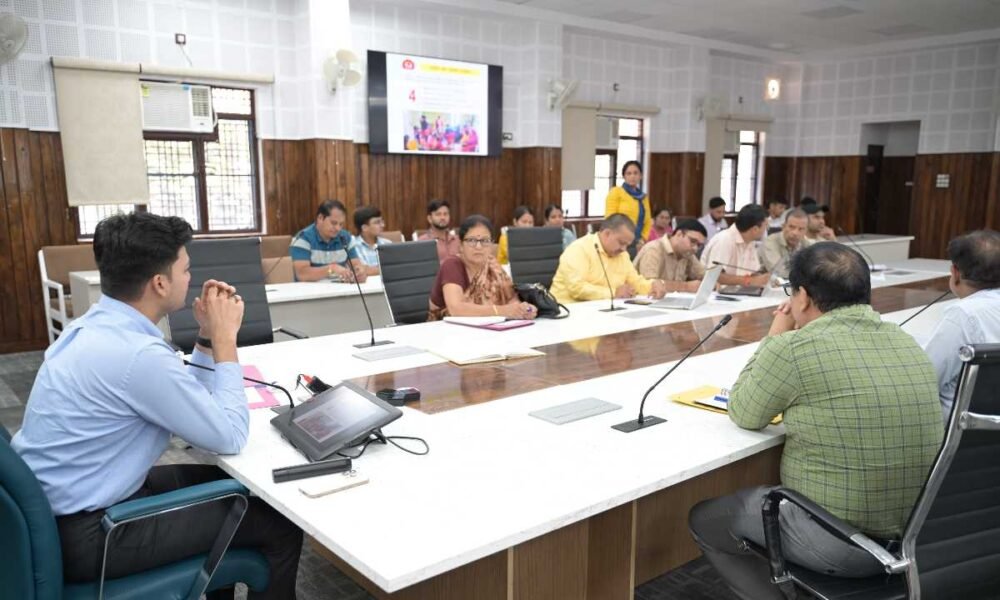 स्वास्थ्य व्यवस्थाओं को सुधारने के लिए जिलाधिकारी ने दिए आवश्यक दिशा निर्देश