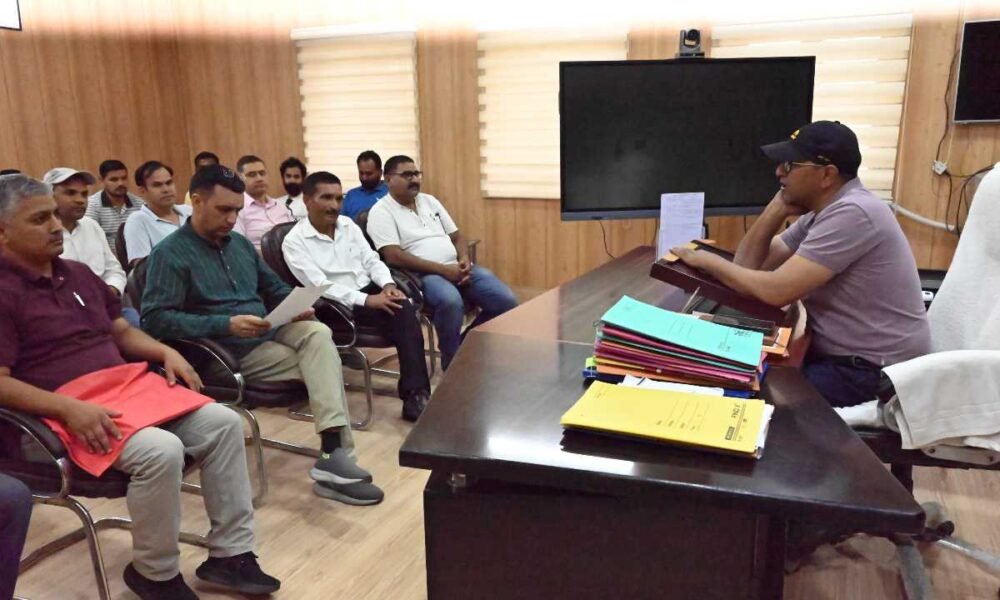 चारधाम यात्रा की तैयारियों एवं यात्रा को सुगम सुरक्षित संचालित कराने को लेकर बैठक