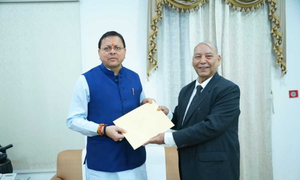 एकल सदस्यीय जांच आयोग ने मुख्यमंत्री धामी से भेंट कर अंतरिम रिपोर्ट प्रस्तुत की